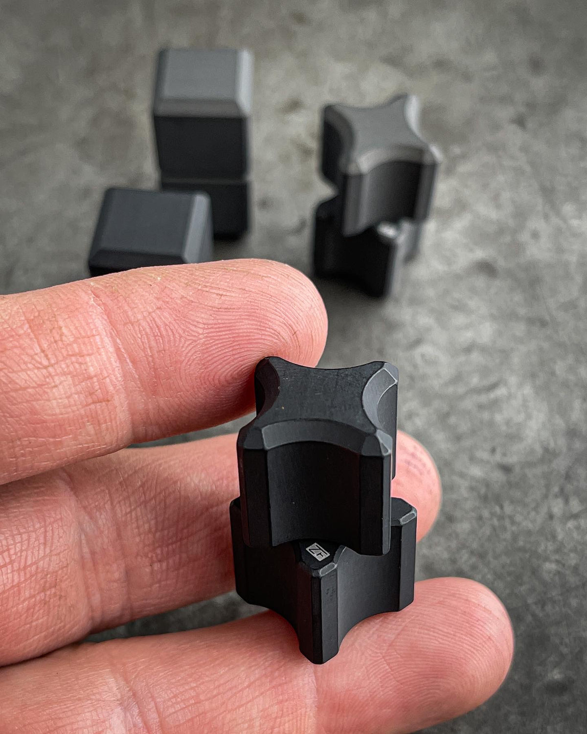 ZeroFeud Snaps - Kinetic Worry Stones