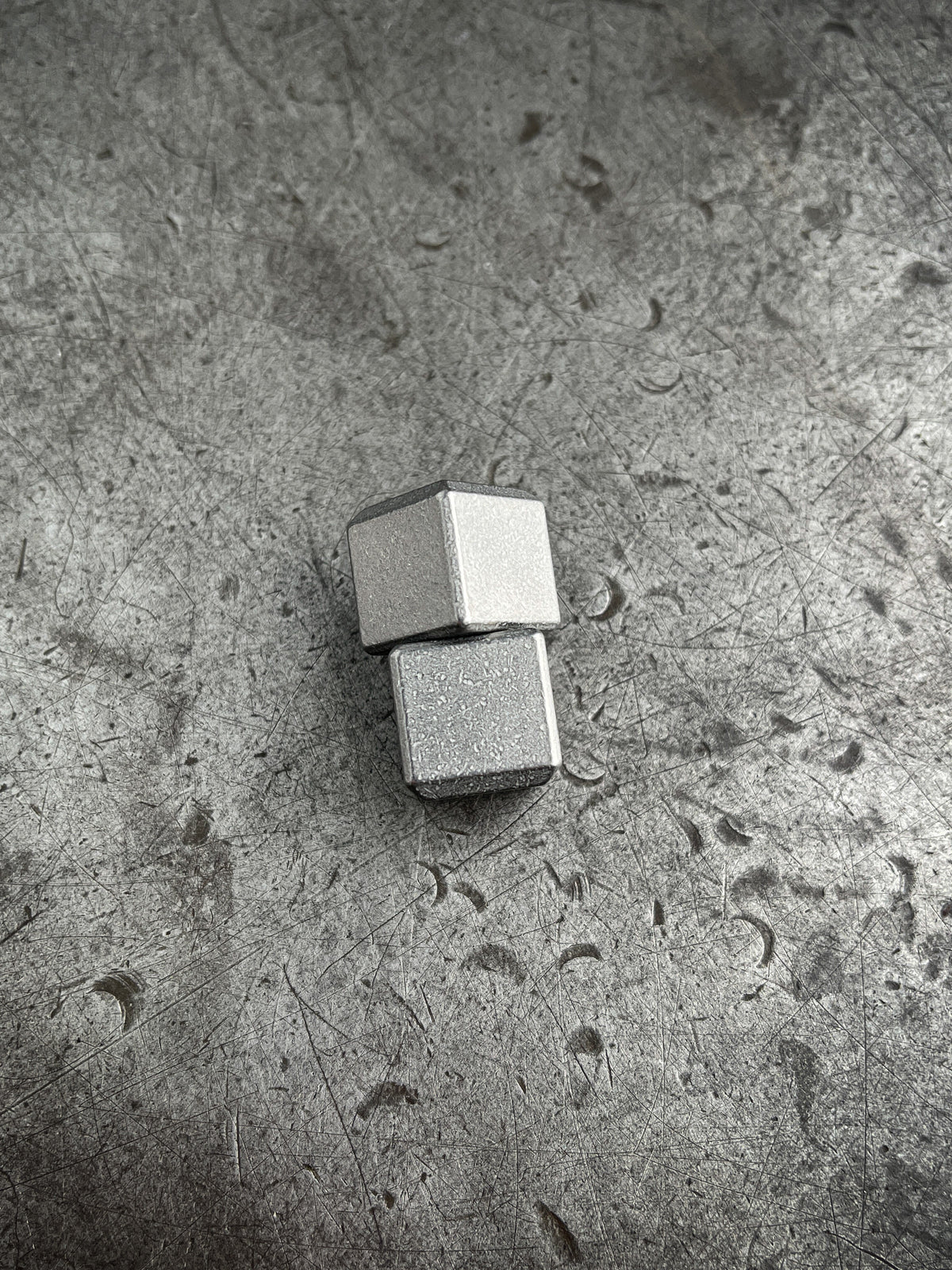 ZeroFeud Snaps - Kinetic Worry Stones